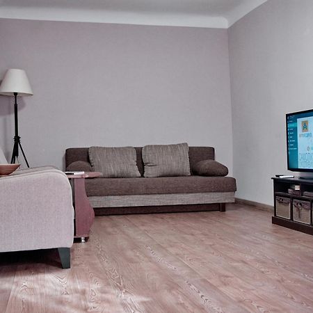 Flat in the city center Odesa Exterior photo